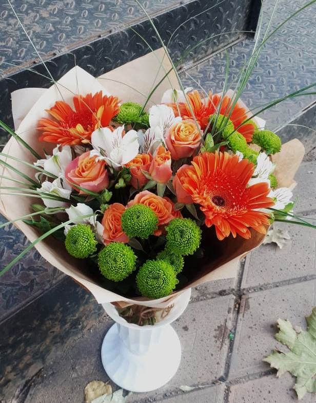 Букет цветов из: Герберы, Хризантемы, Альстромерии и Розы в Преображение