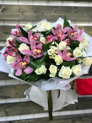 Букет цветов из: Розы и Хризантемы в Преображение