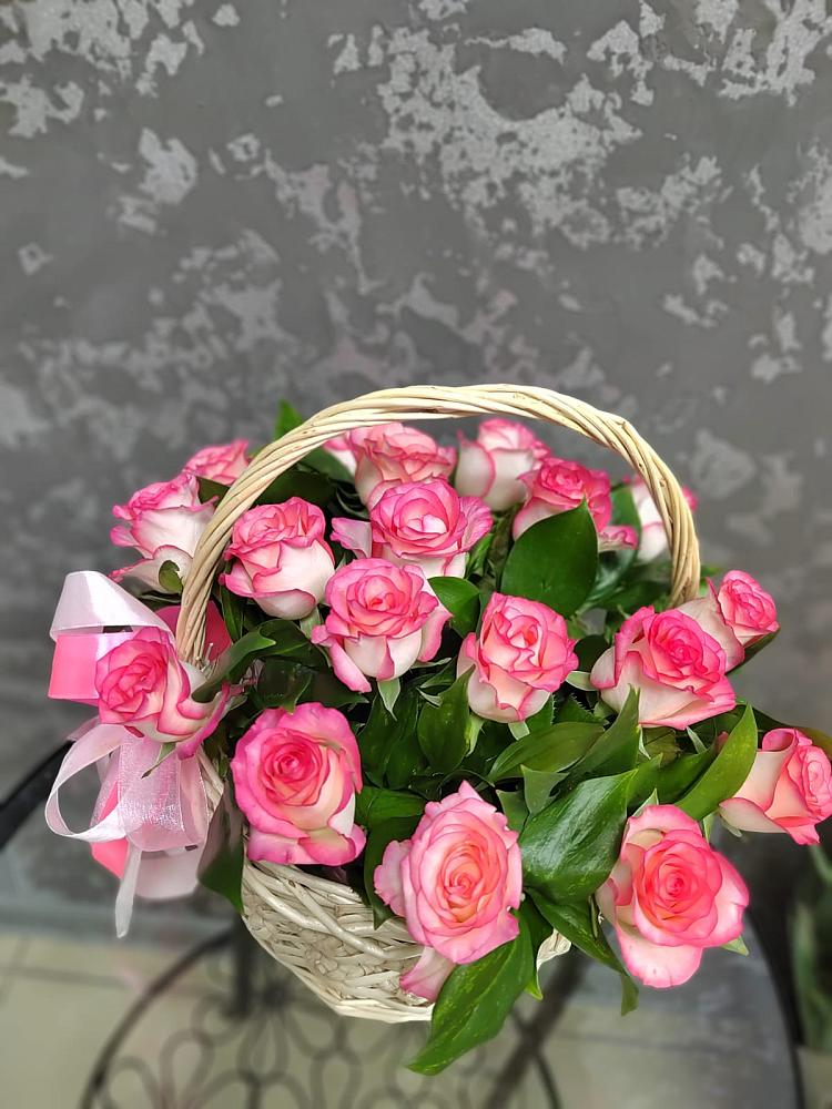Цветочная композиция из Розы в корзине в Преображение