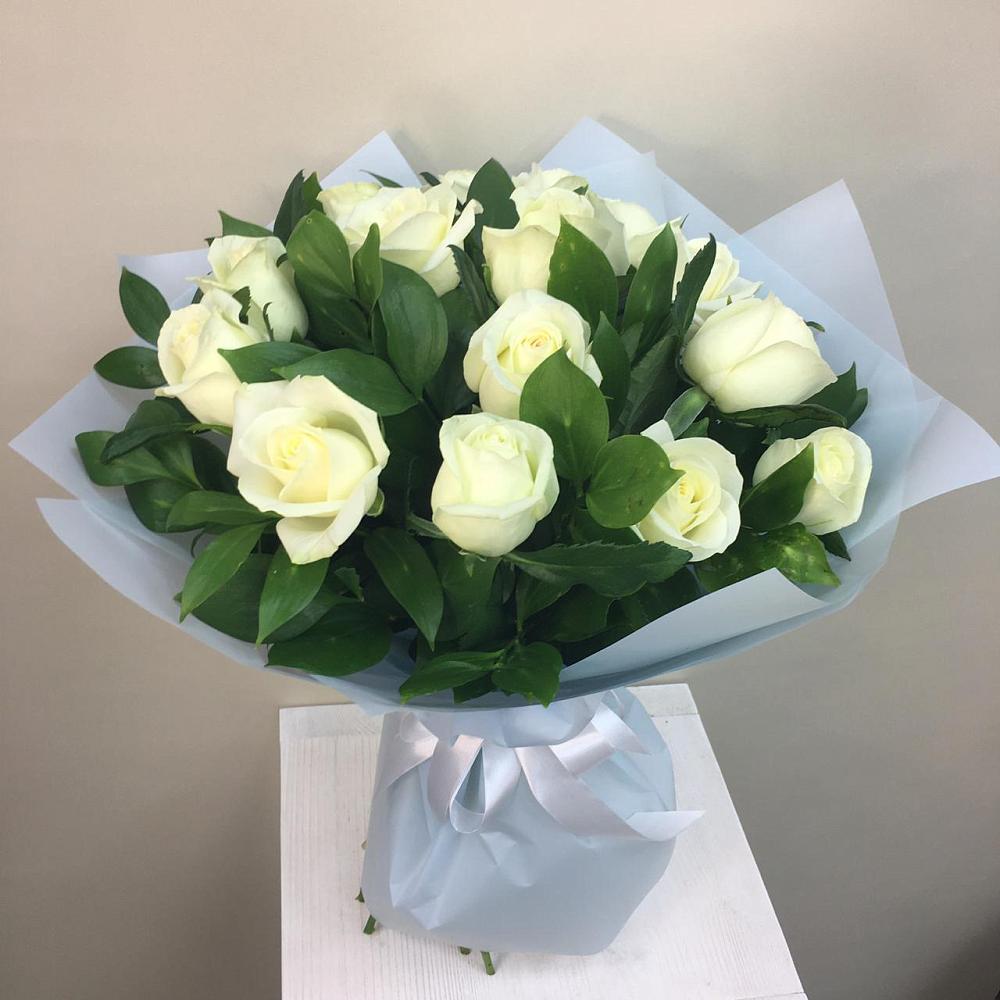 Букет 15 Белых роз Проуд в Преображение