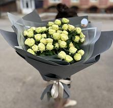 Букет Белые кустовые розы Солинеро в Преображение