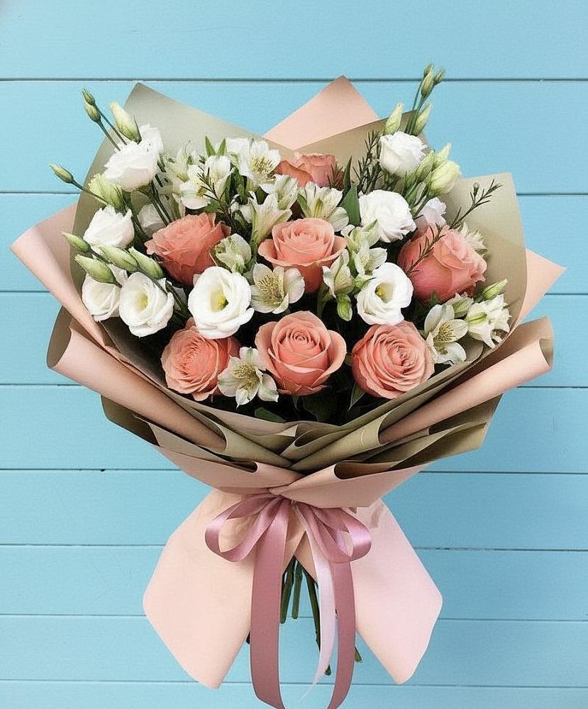 Букет цветов из: Розы, Альстромерии и Лизиантусы в Преображение
