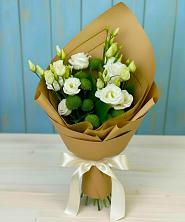 Букет цветов из:  Хризантемы и Лизиантусы в Преображение