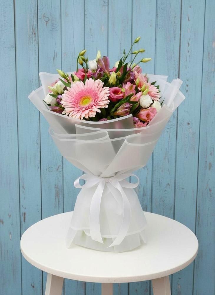 Букет цветов из: Герберы, Альстромерии и Лизиантусы в Преображение