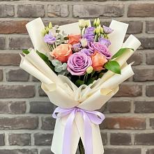 Букет цветов из:  Лизиантусы и Розы в Преображение