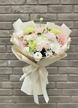 Букет цветов из:  Гвоздики, Розы, Лизиантусы и Хризантемы в Преображение