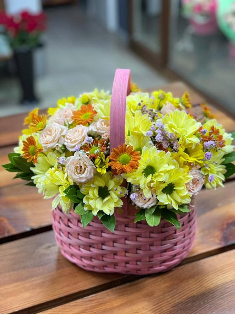 Цветочная композиция из Хризантемы и Розы в корзине в Преображение