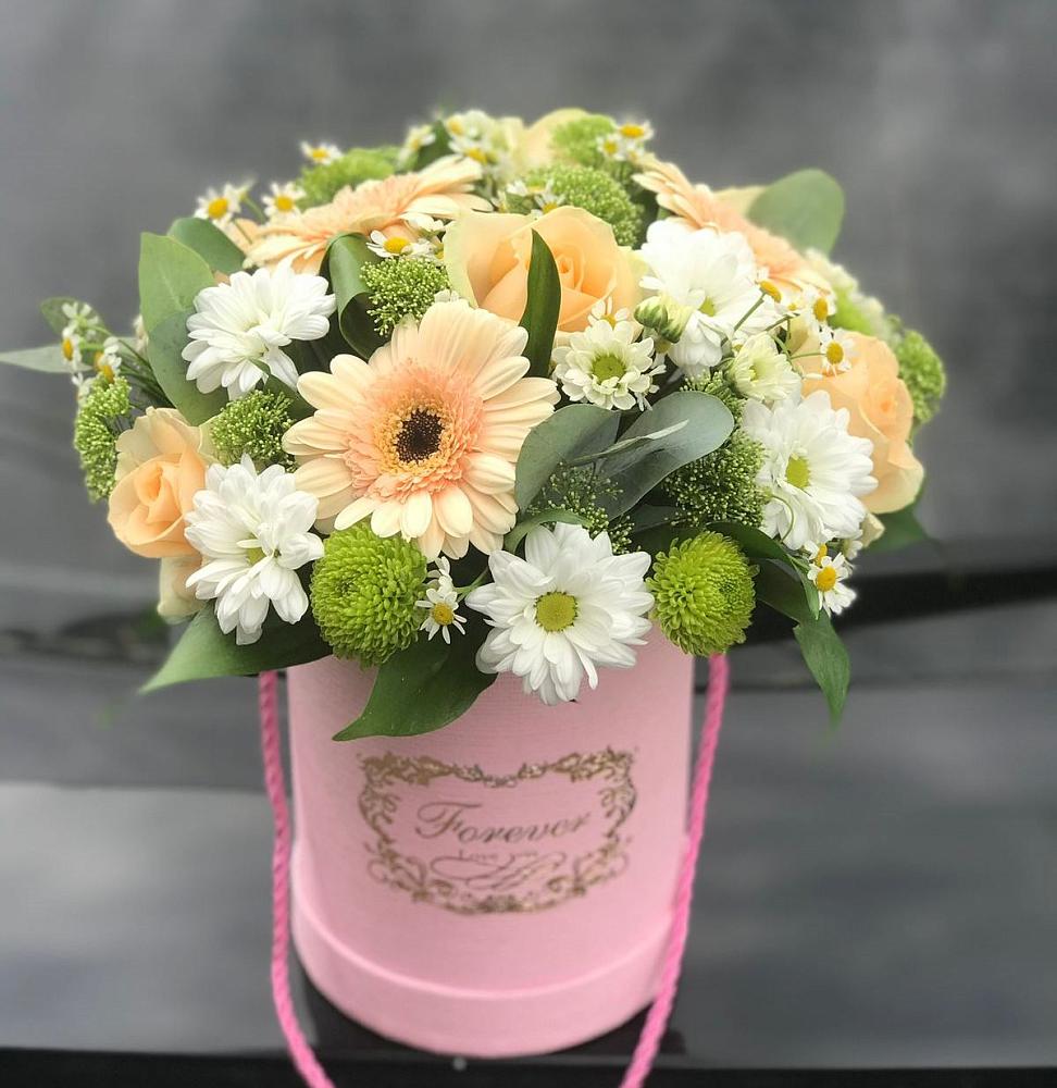 Цветочная композиция из Розы, Герберы и Хризантемы в шляпной коробке в Преображение