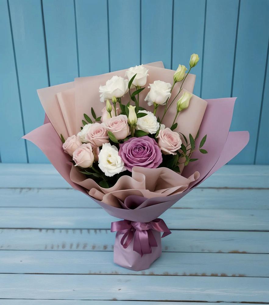 Букет цветов из: Розы и Лизиантусы в Преображение